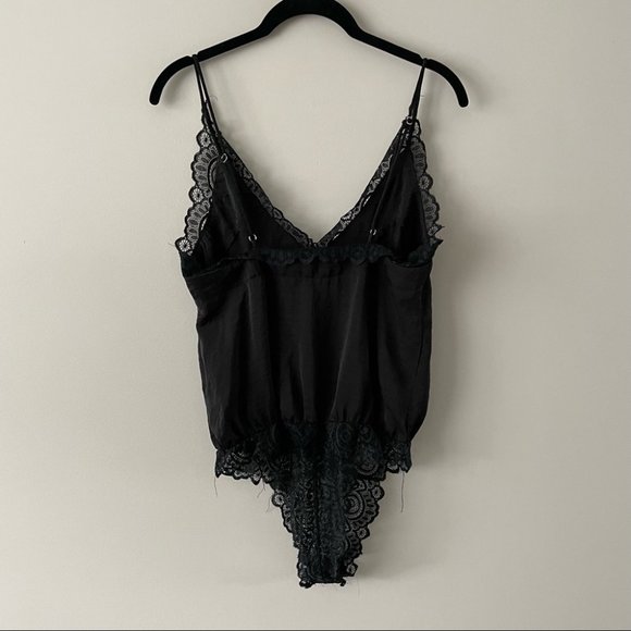 Black Lace Trimmed Camisole Bodysuit Womens Small - Picture 3 of 9
